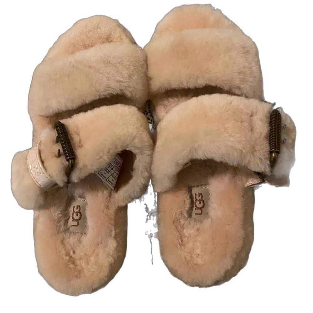 Fluffy Ugg slides